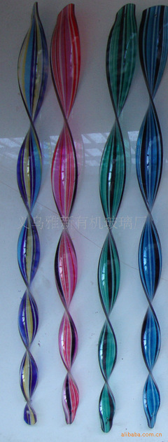 義烏市康燁工藝品廠 專業(yè)供應(yīng)鬼節(jié)骷髏頭塑料掛飾與風(fēng)鈴配件